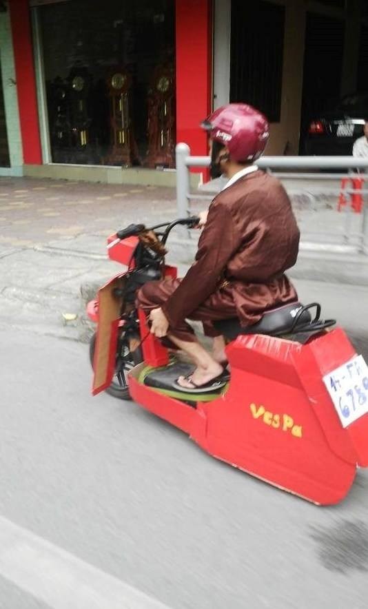 Vespa chạy bằng điện mới ra lò?